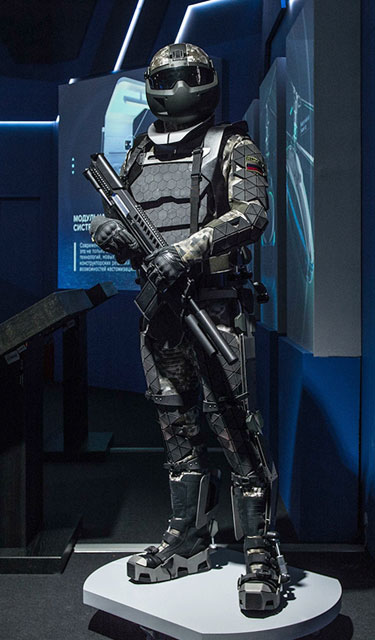       -      ,   ,   5  22  2017       - https://upload.wikimedia.org/wikipedia/commons/2/27/TsNIITochMash%27s_Future_Soldier_at_the_Moscow_Manege%2C_2017_%28cropped%29.jpg